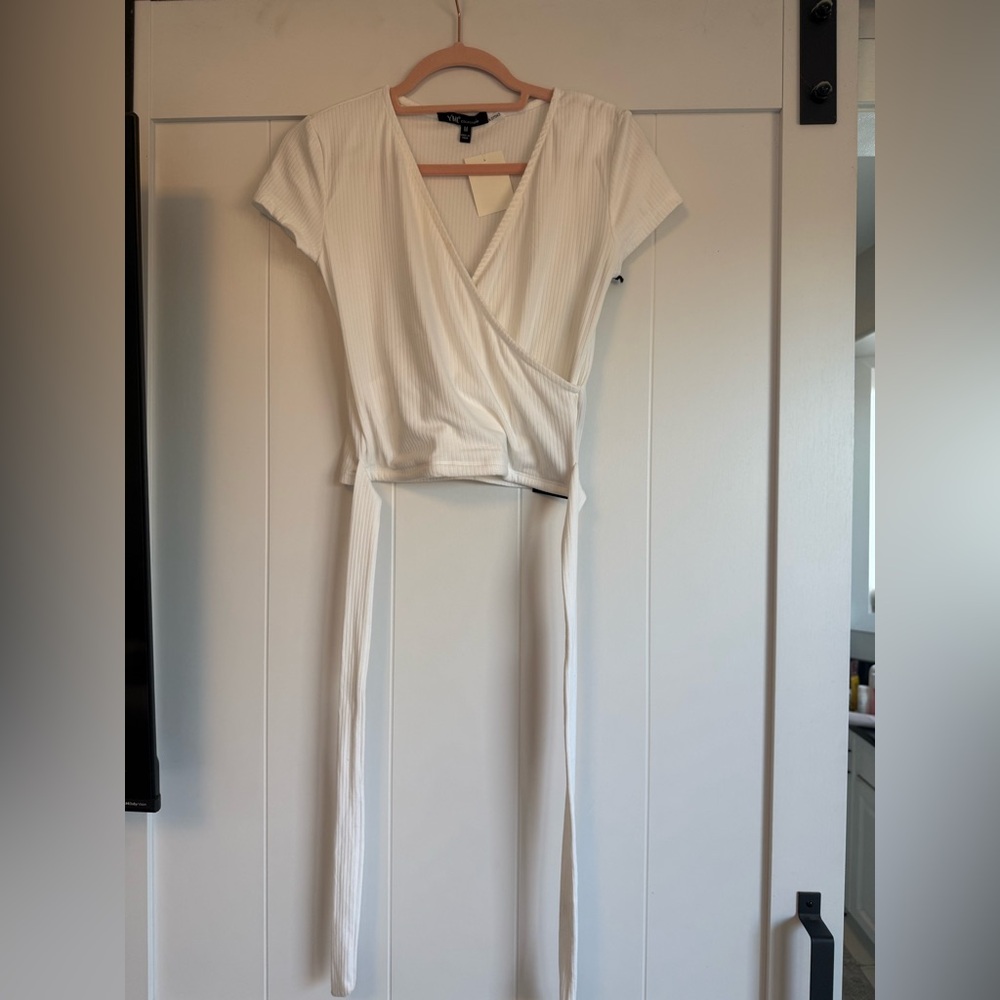 Elegant White Wrap top ribbed